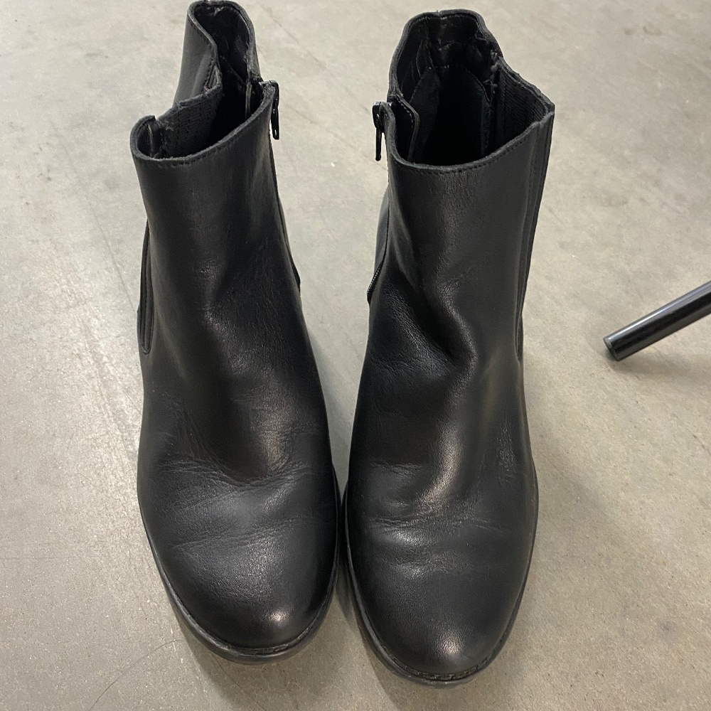Mephisto graziela booties